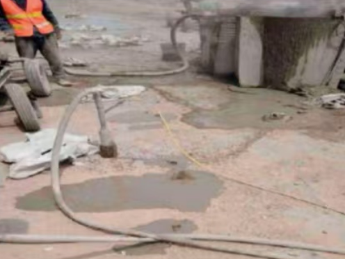 卫辉水泥混凝土路面板底注浆技术 路面脱空注浆整治方案